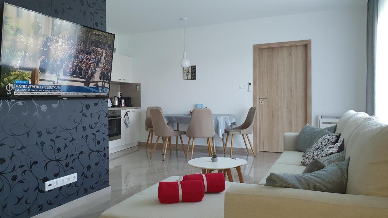 Kékvitorla Apartman Keszthely Esterno foto