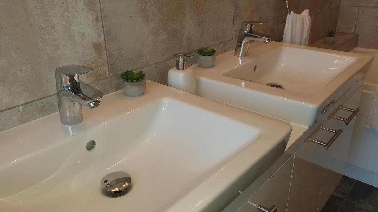 Kékvitorla Apartman Keszthely Esterno foto