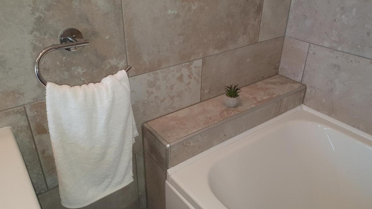 Kékvitorla Apartman Keszthely Esterno foto