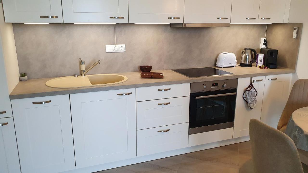 Kékvitorla Apartman Keszthely Esterno foto